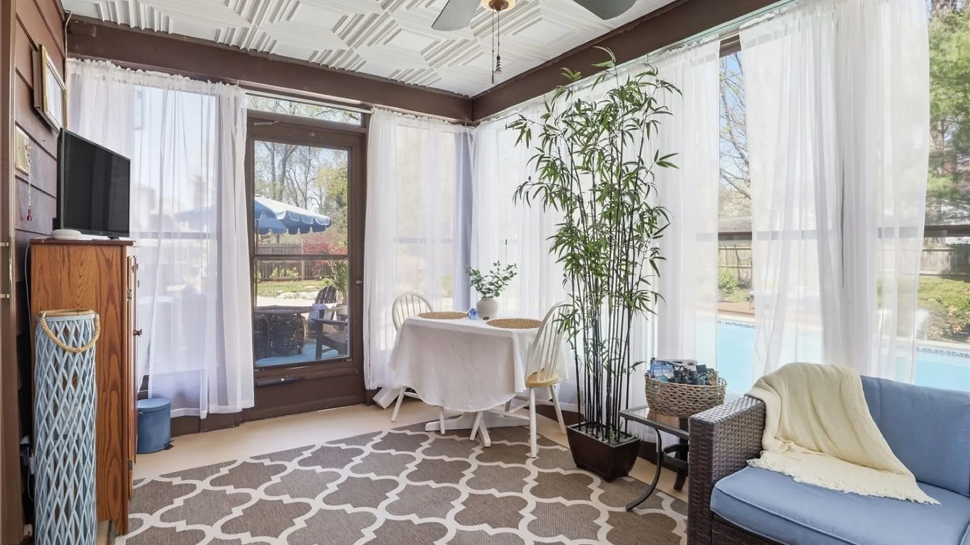 Property at 37 Crown Point Lane, Amherst, NY 14221 14