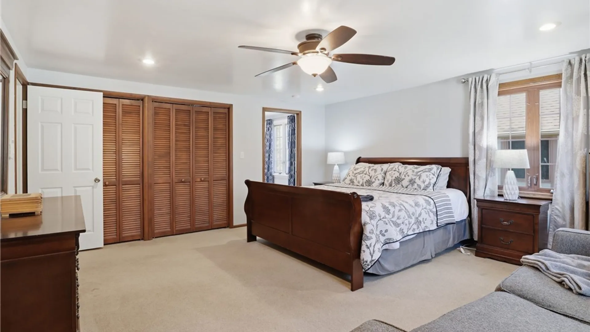 Property at 37 Crown Point Lane, Amherst, NY 14221 31