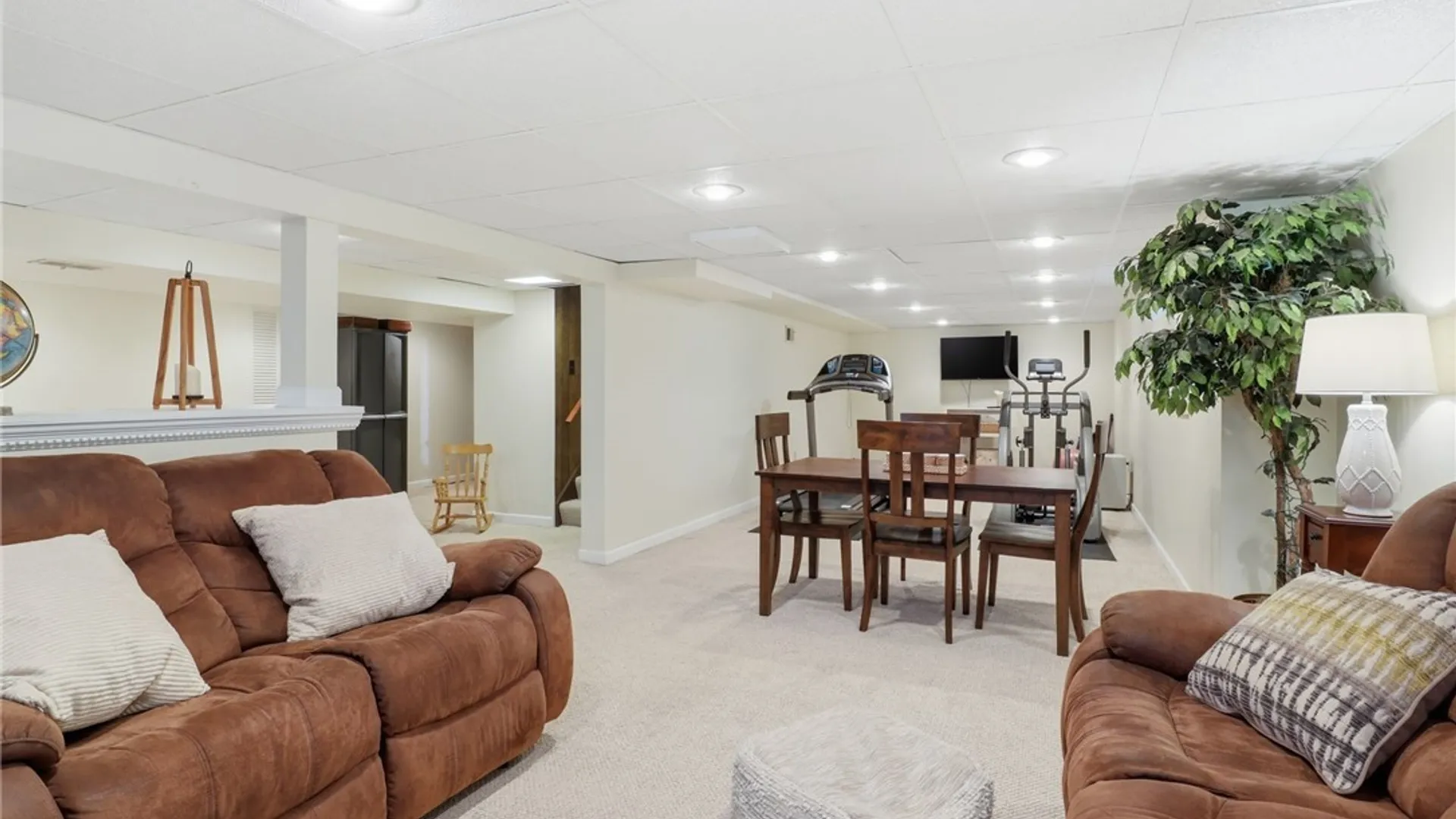 Property at 37 Crown Point Lane, Amherst, NY 14221 38