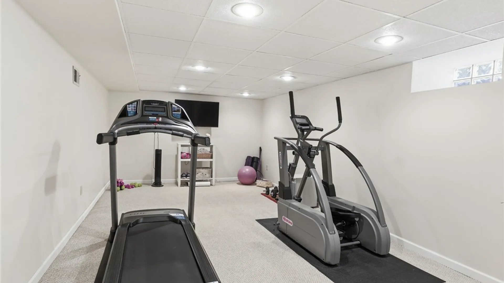 Property at 37 Crown Point Lane, Amherst, NY 14221 39