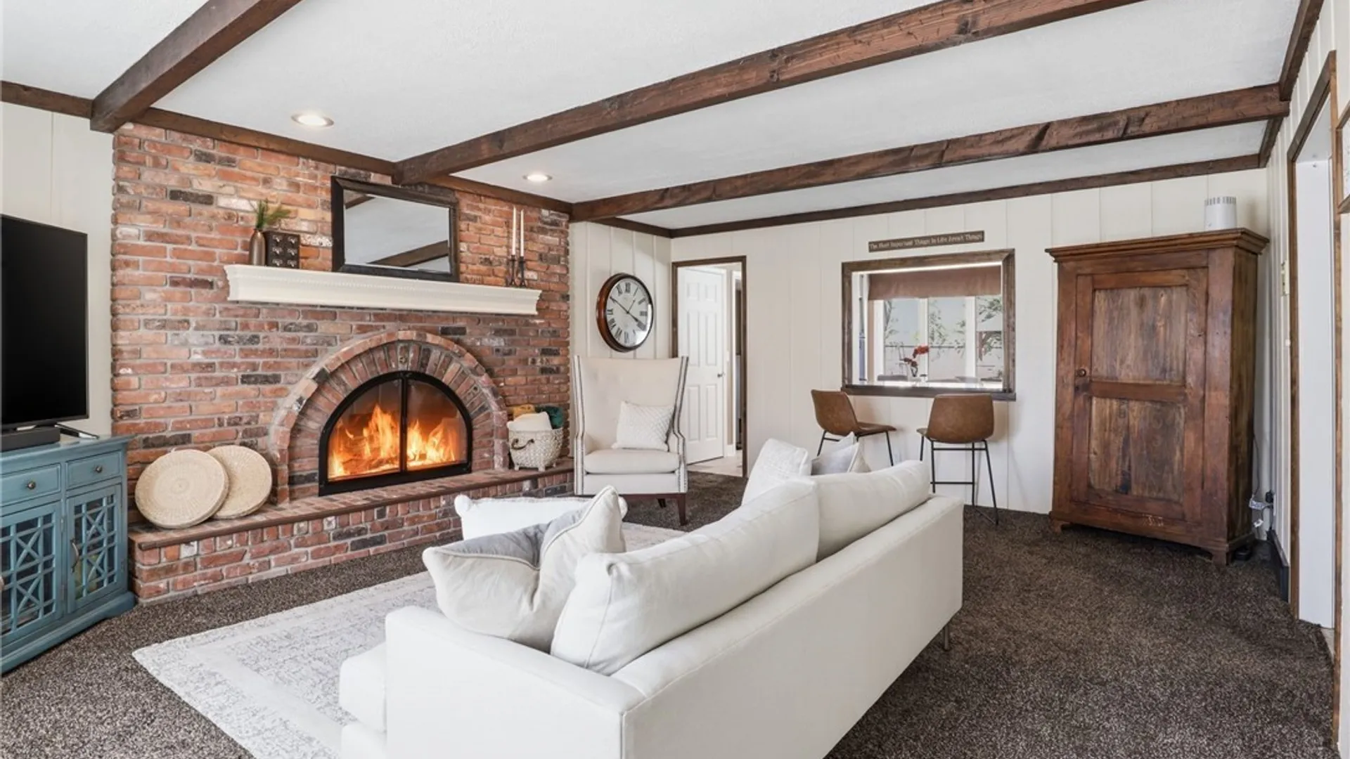 Property at 37 Crown Point Lane, Amherst, NY 14221 4