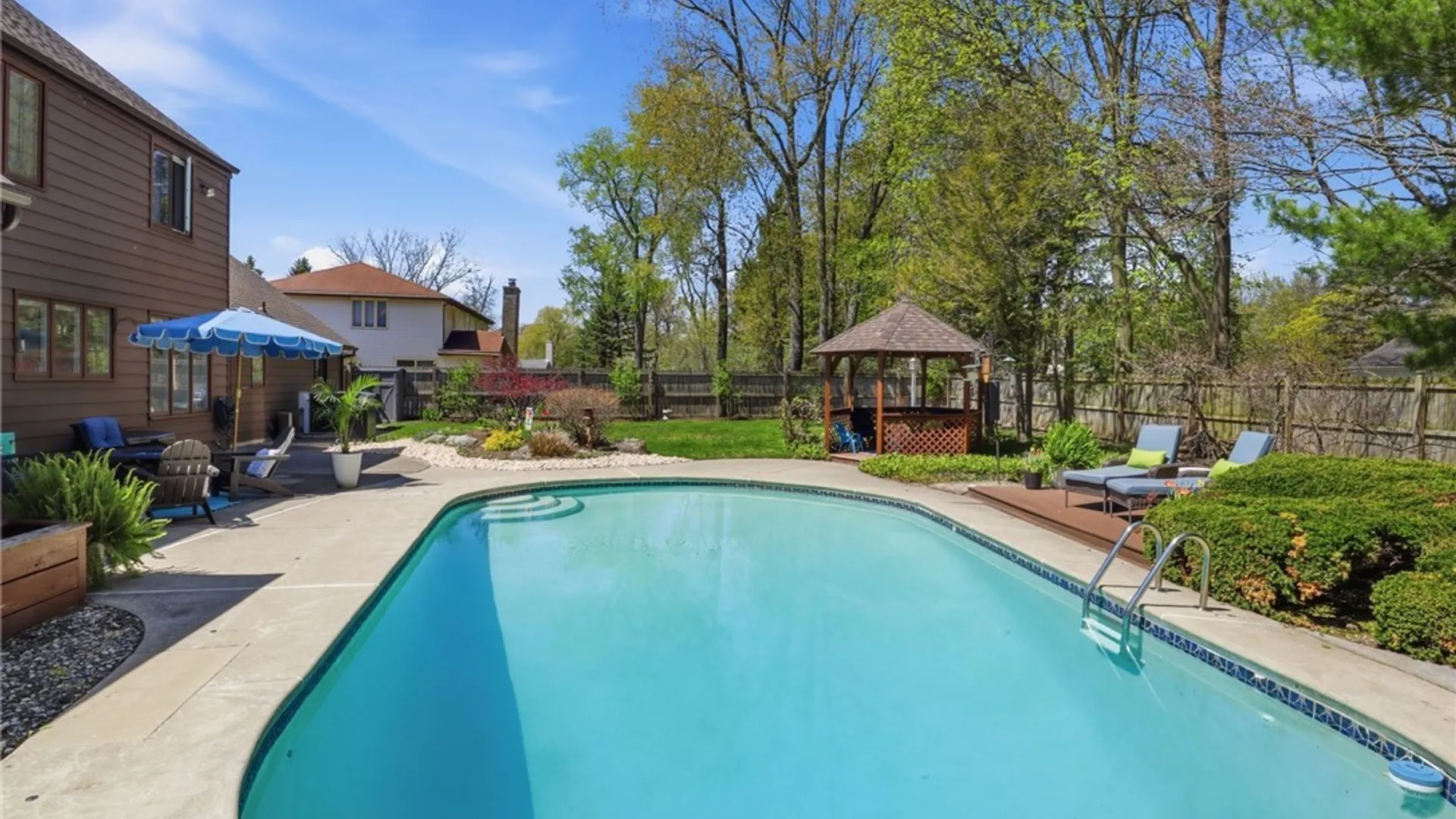 Property at 37 Crown Point Lane, Amherst, NY 14221 44