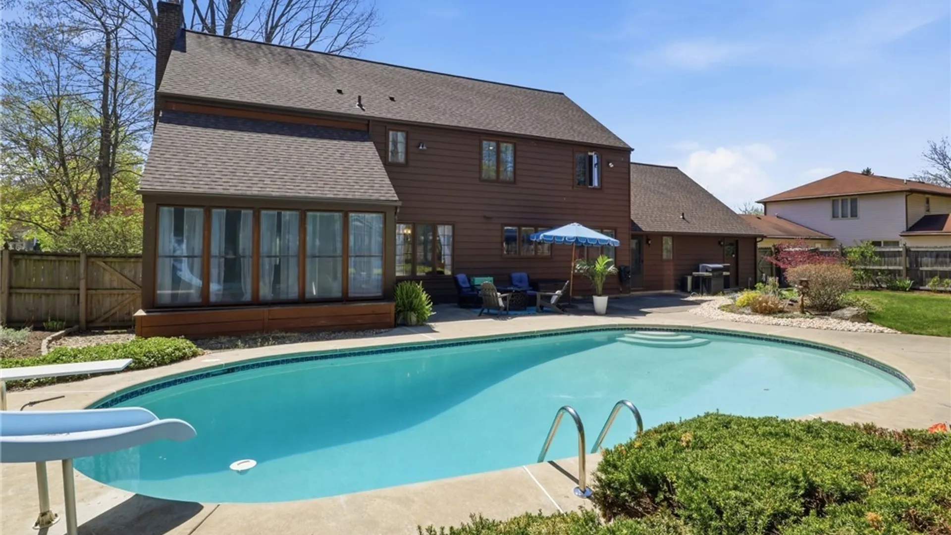 Property at 37 Crown Point Lane, Amherst, NY 14221 45