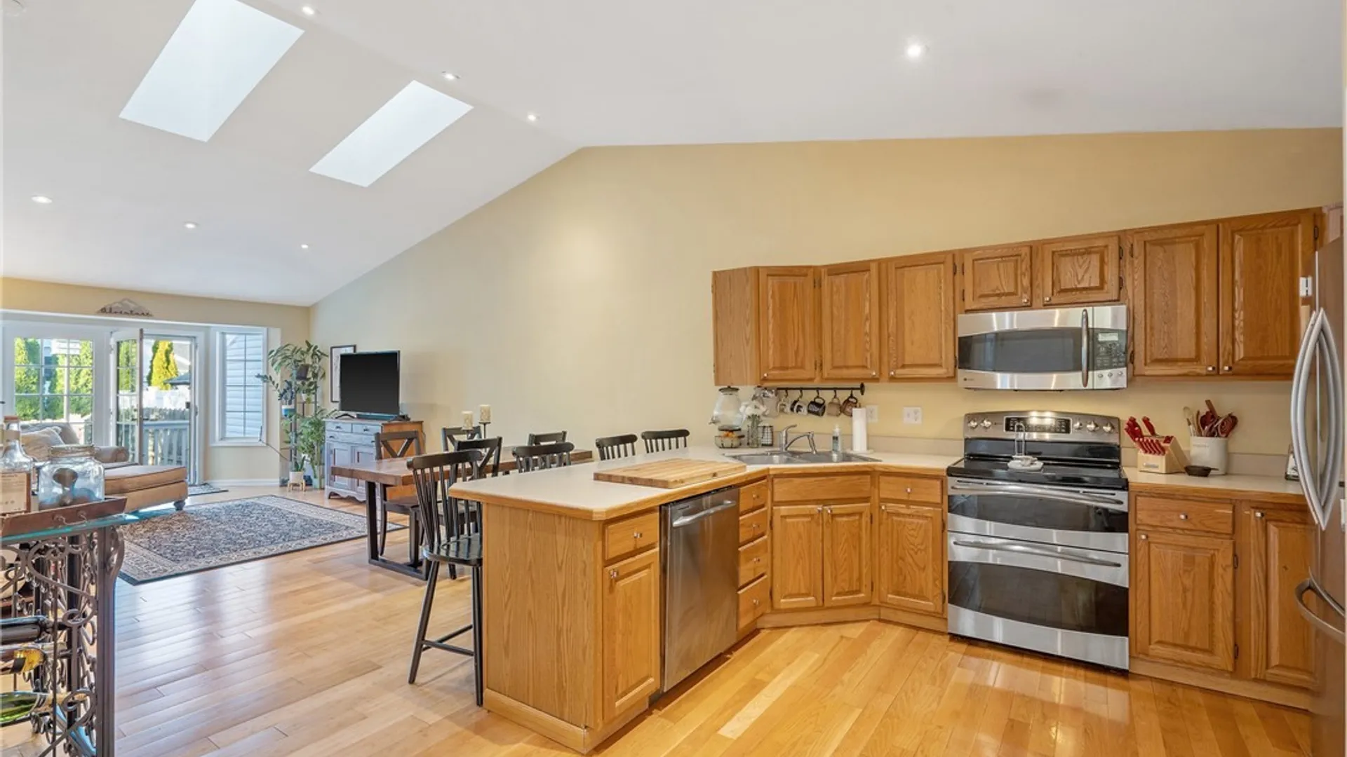 Property at 3677 Black Brant Drive, Clay, NY 13090 5