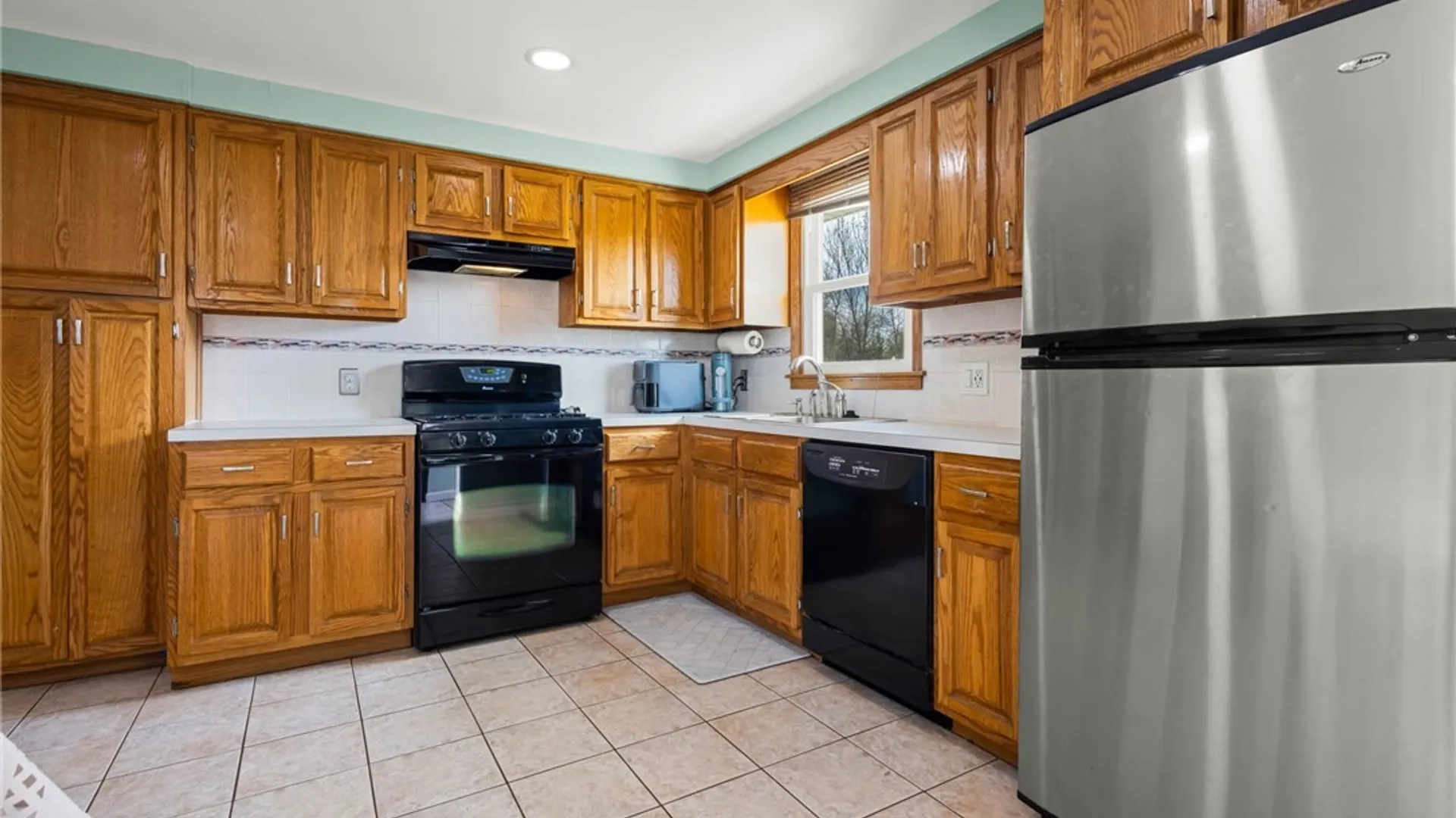 Property at 185 Dean Road, Cheektowaga, NY 14043 8