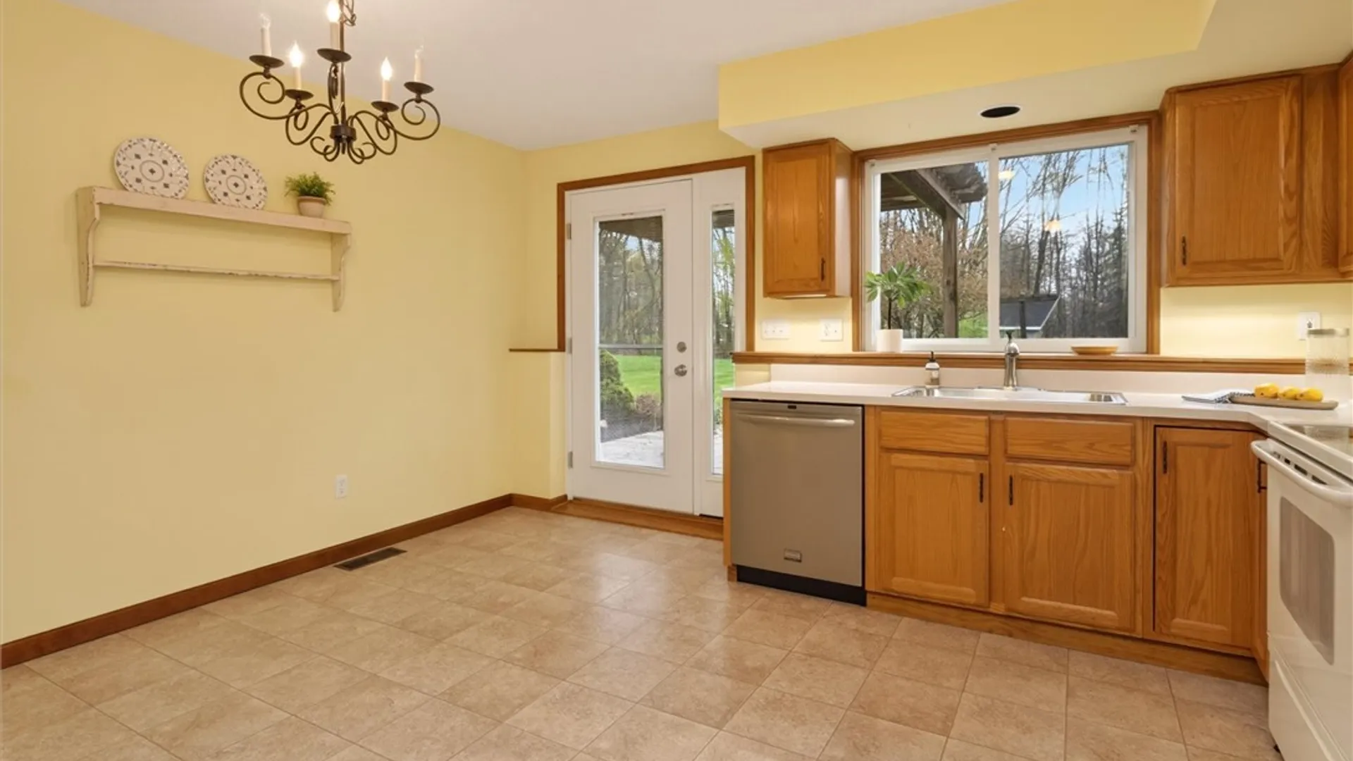 Property at 7 Winding Country Lane, Parma, NY 14559 29