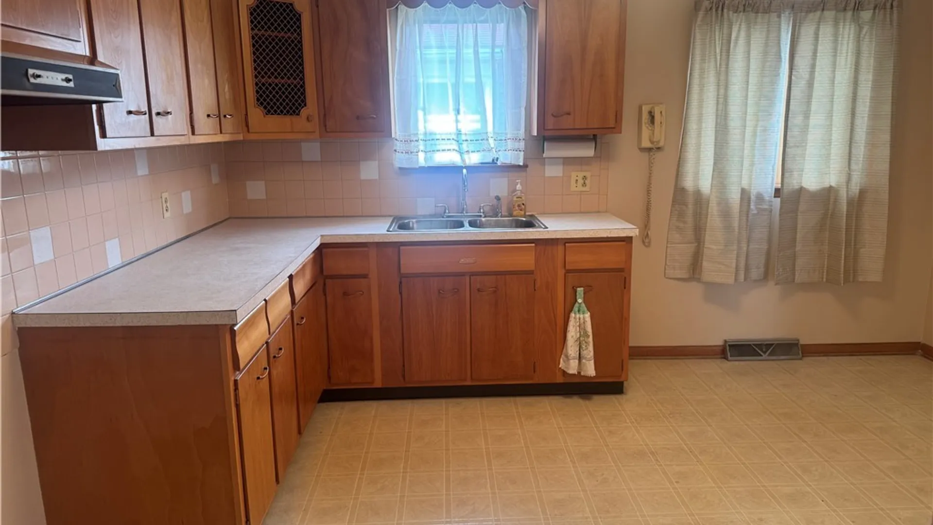 Property at 9 Banko Drive, Cheektowaga, NY 14043 10
