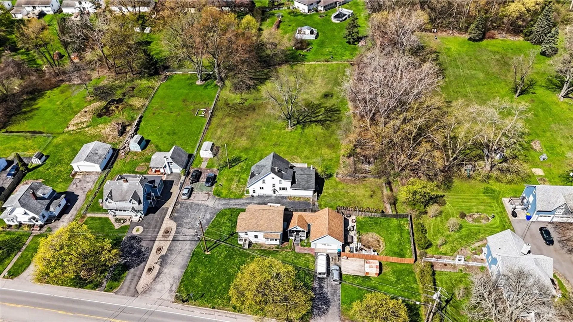 Property at 12 Elmgrove Drive, Gates, NY 14606 22