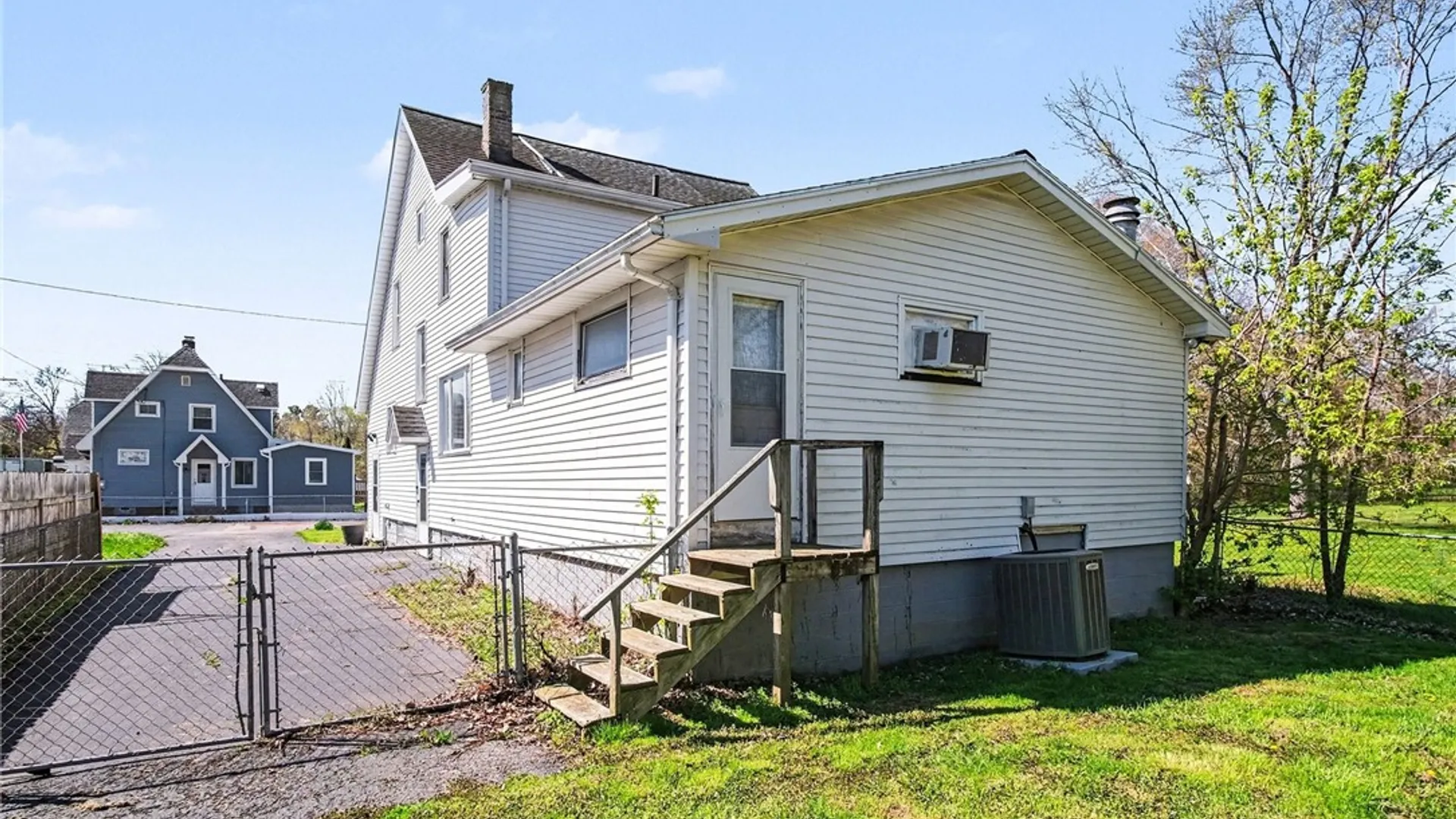 Property at 12 Elmgrove Drive, Gates, NY 14606 27