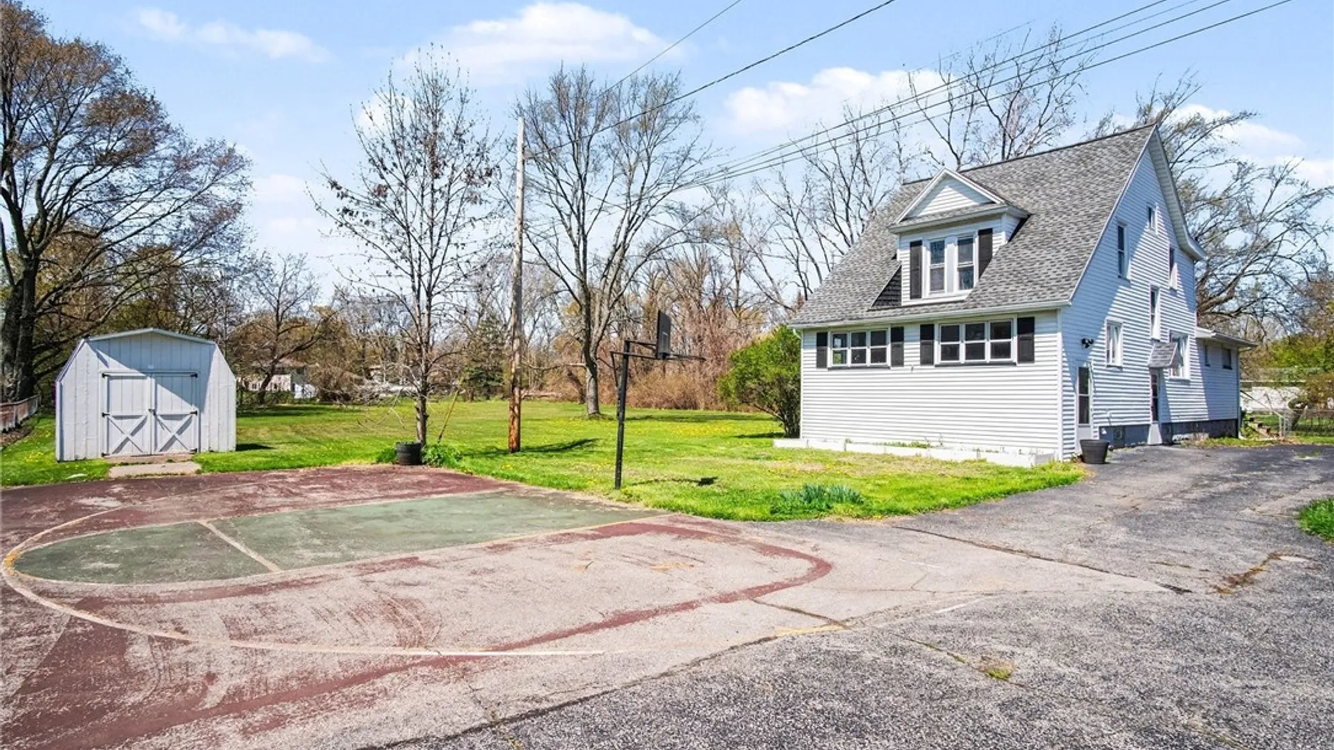 Property at 12 Elmgrove Drive, Gates, NY 14606 28