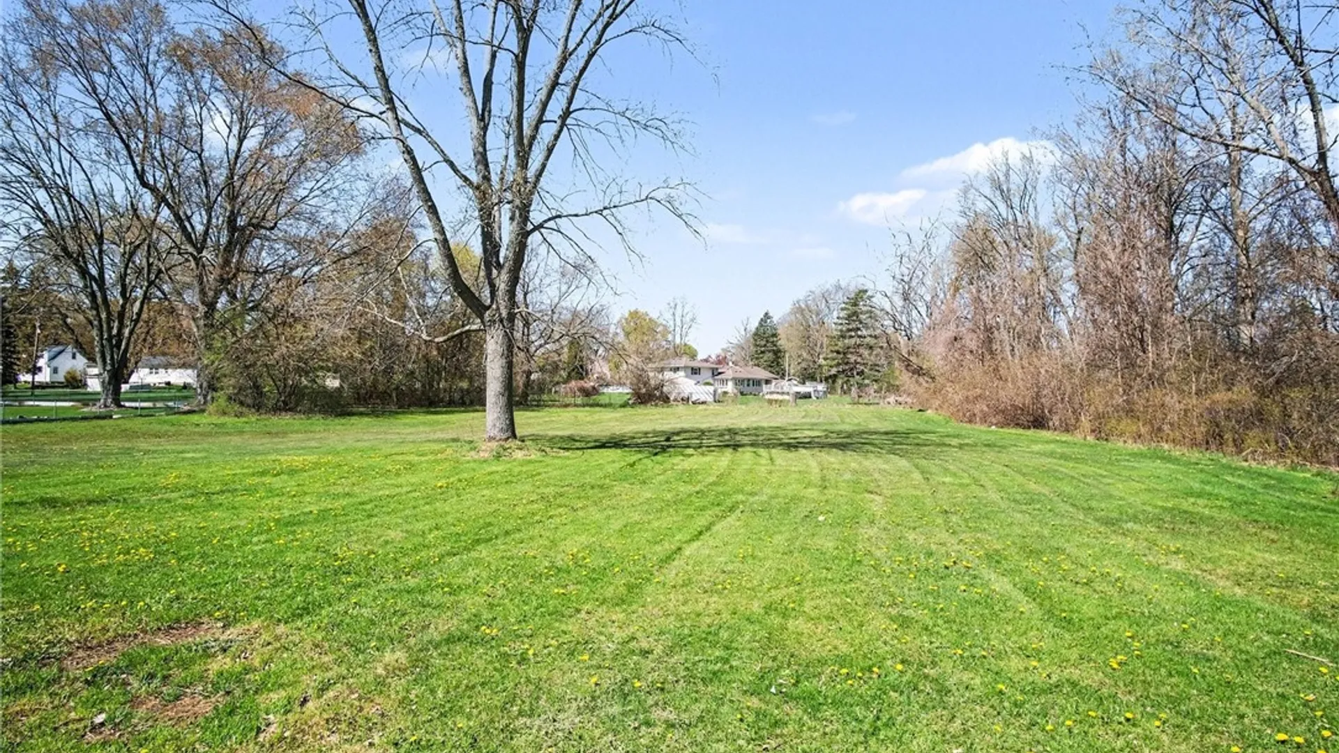 Property at 12 Elmgrove Drive, Gates, NY 14606 31