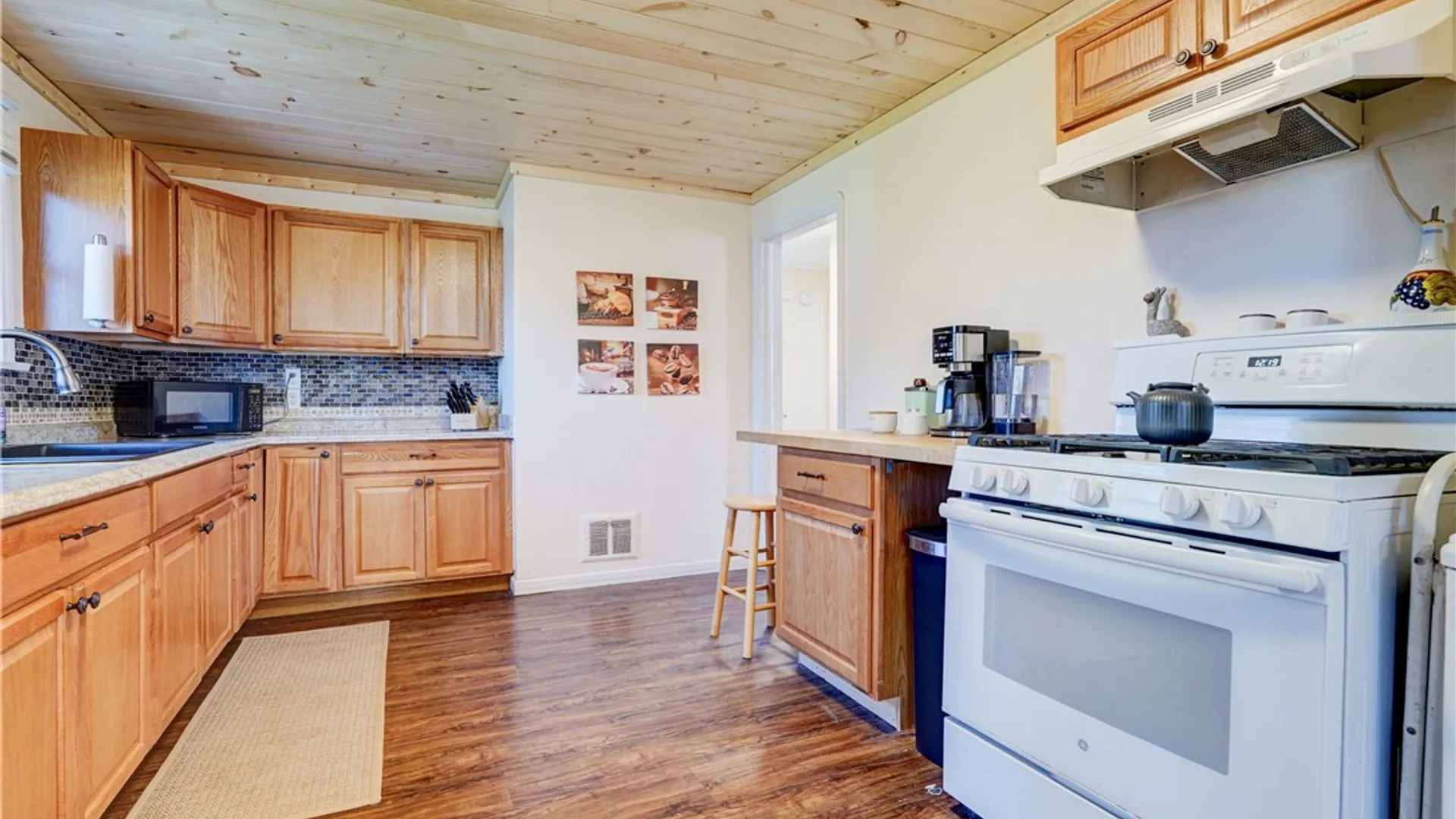 Property at 162 Nantucket Rd, Greece, NY 14626 18