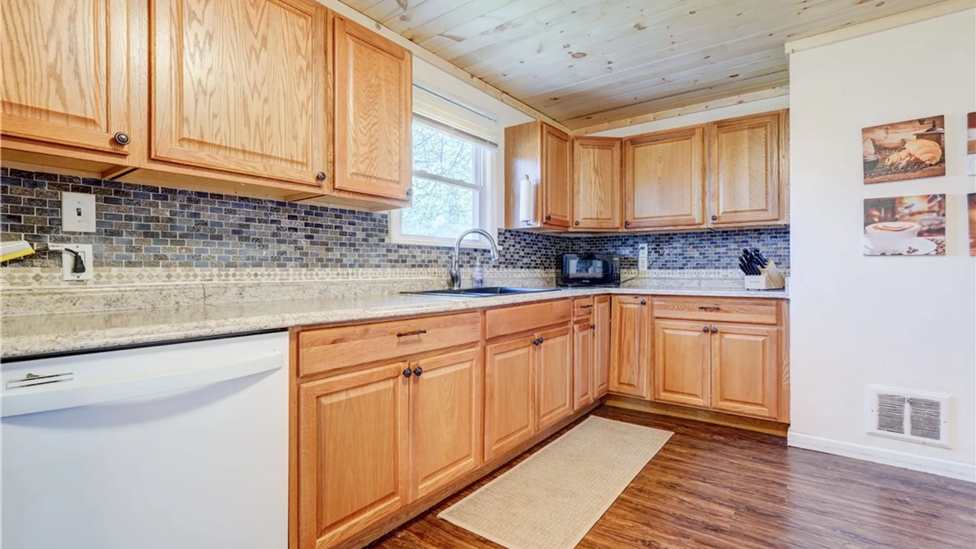 Property at 162 Nantucket Rd, Greece, NY 14626 19