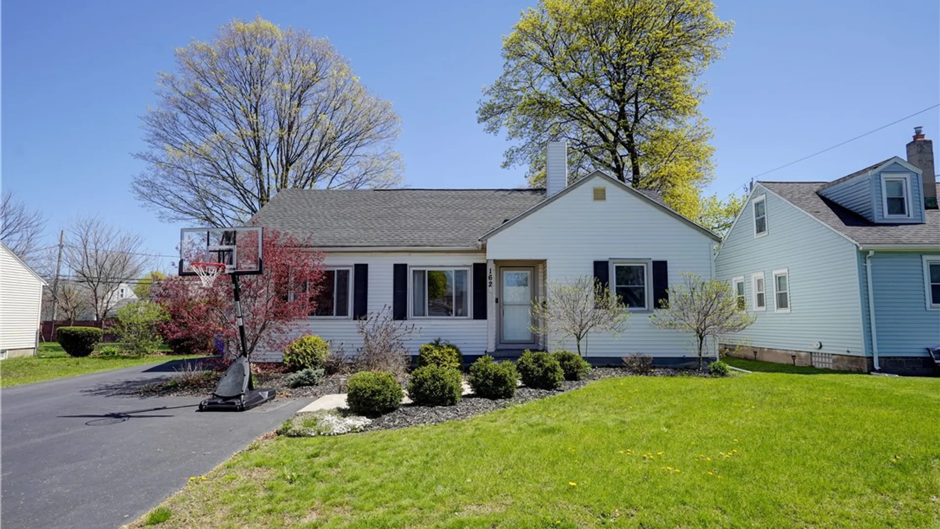 Property at 162 Nantucket Rd, Greece, NY 14626 2