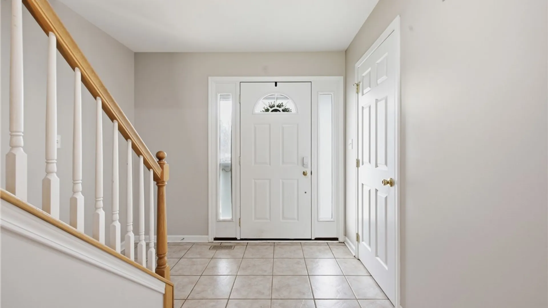 Property at 60 Elmleaf Drive, Cheektowaga, NY 14227 17