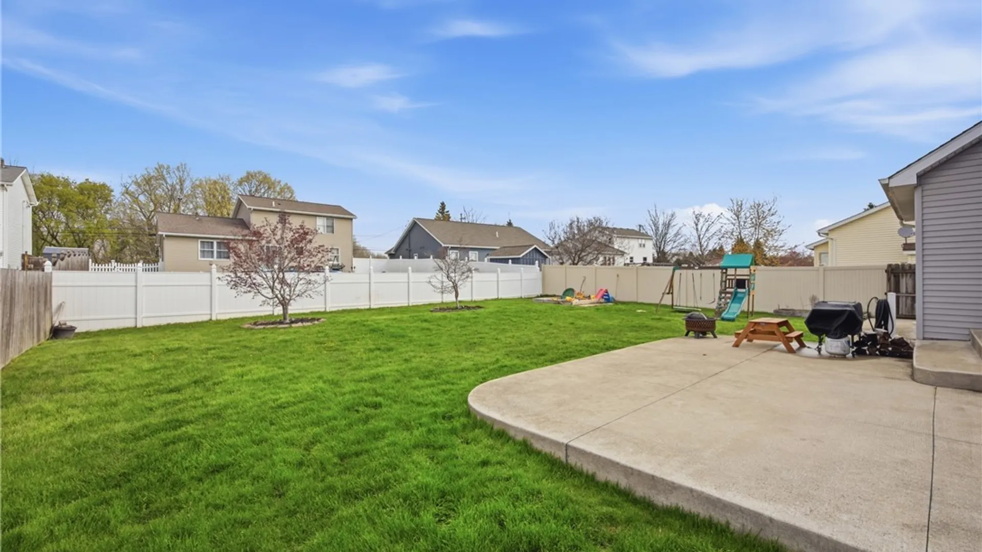 Property at 60 Elmleaf Drive, Cheektowaga, NY 14227 37