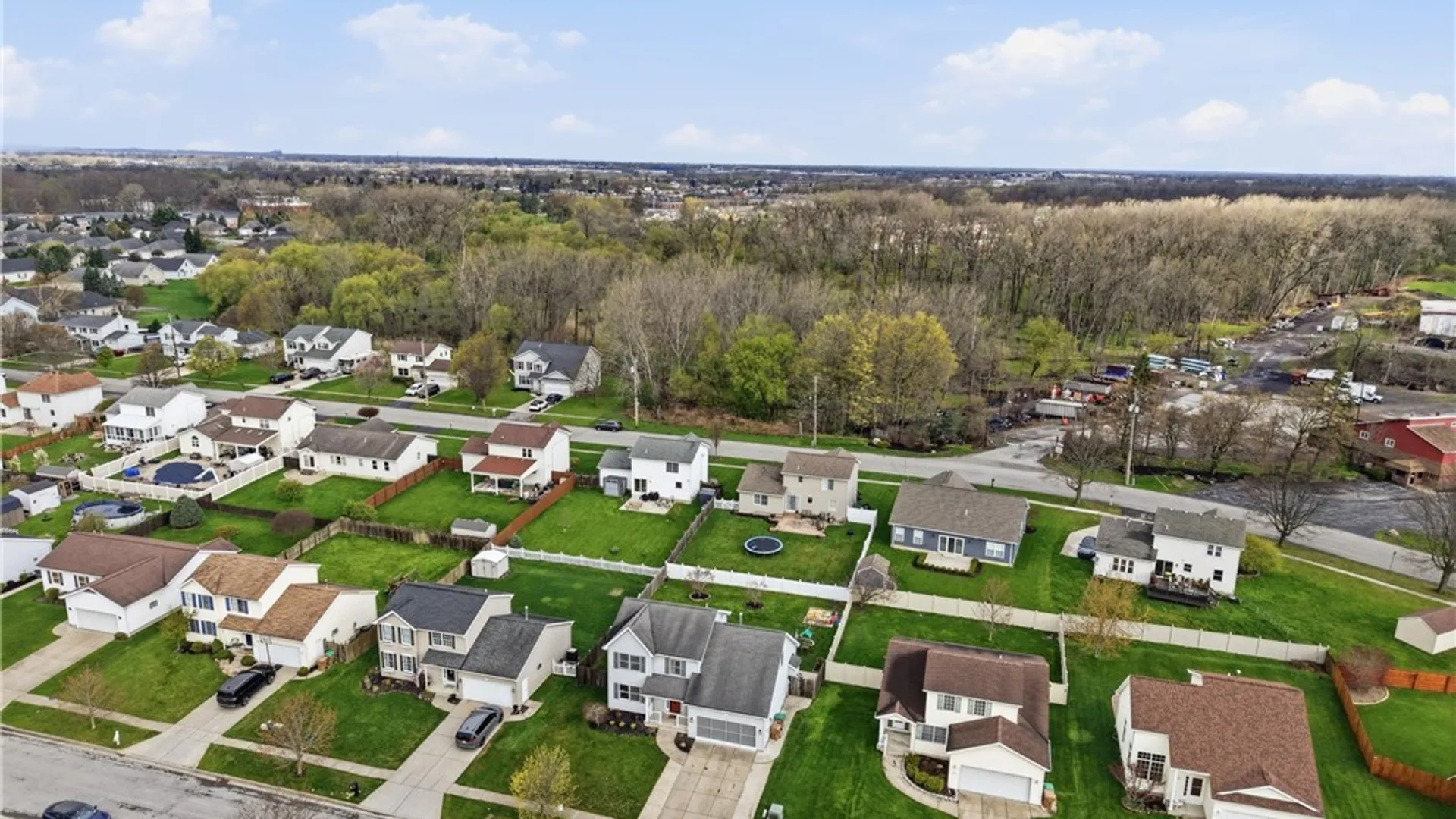 Property at 60 Elmleaf Drive, Cheektowaga, NY 14227 41