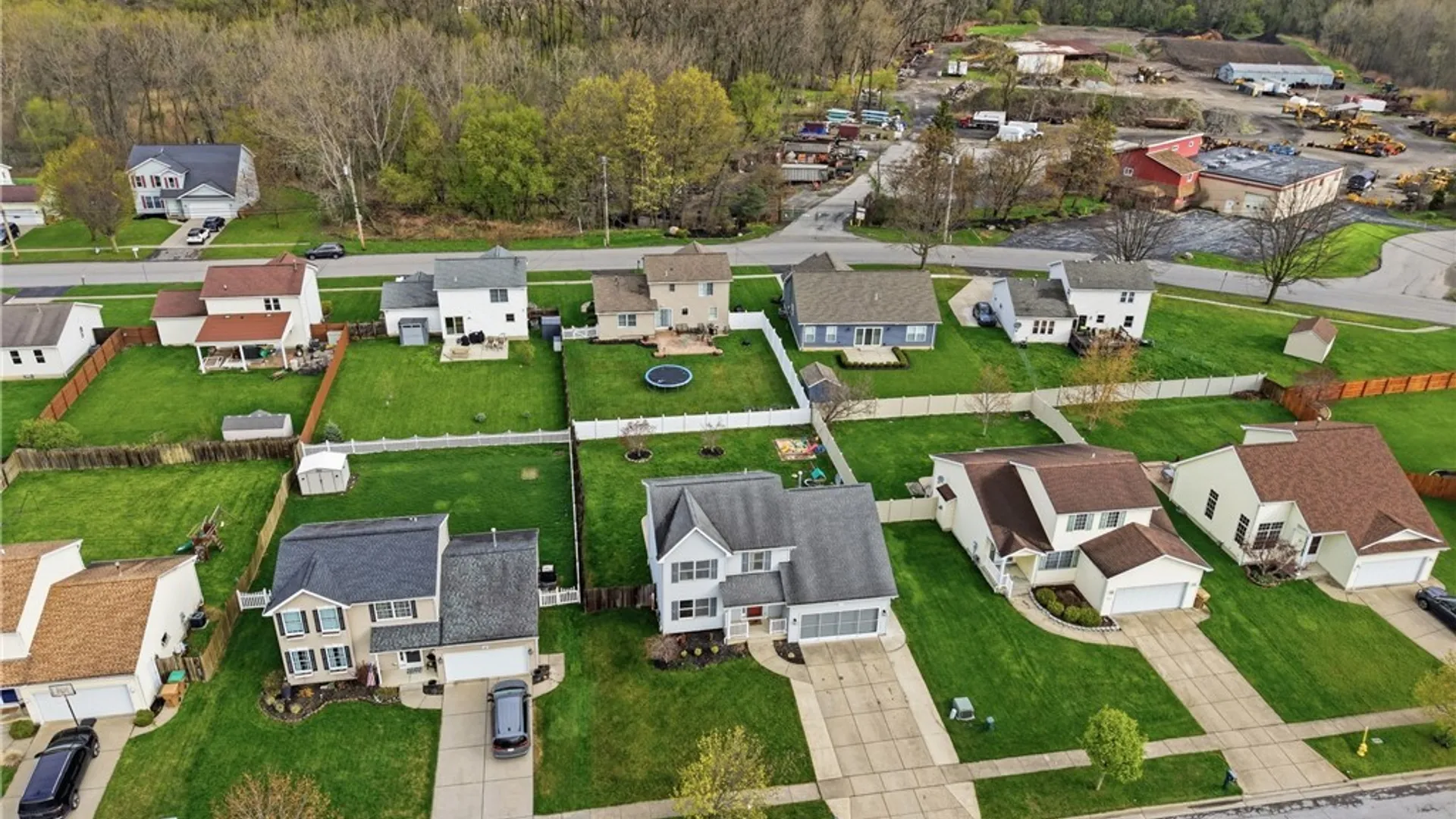 Property at 60 Elmleaf Drive, Cheektowaga, NY 14227 43