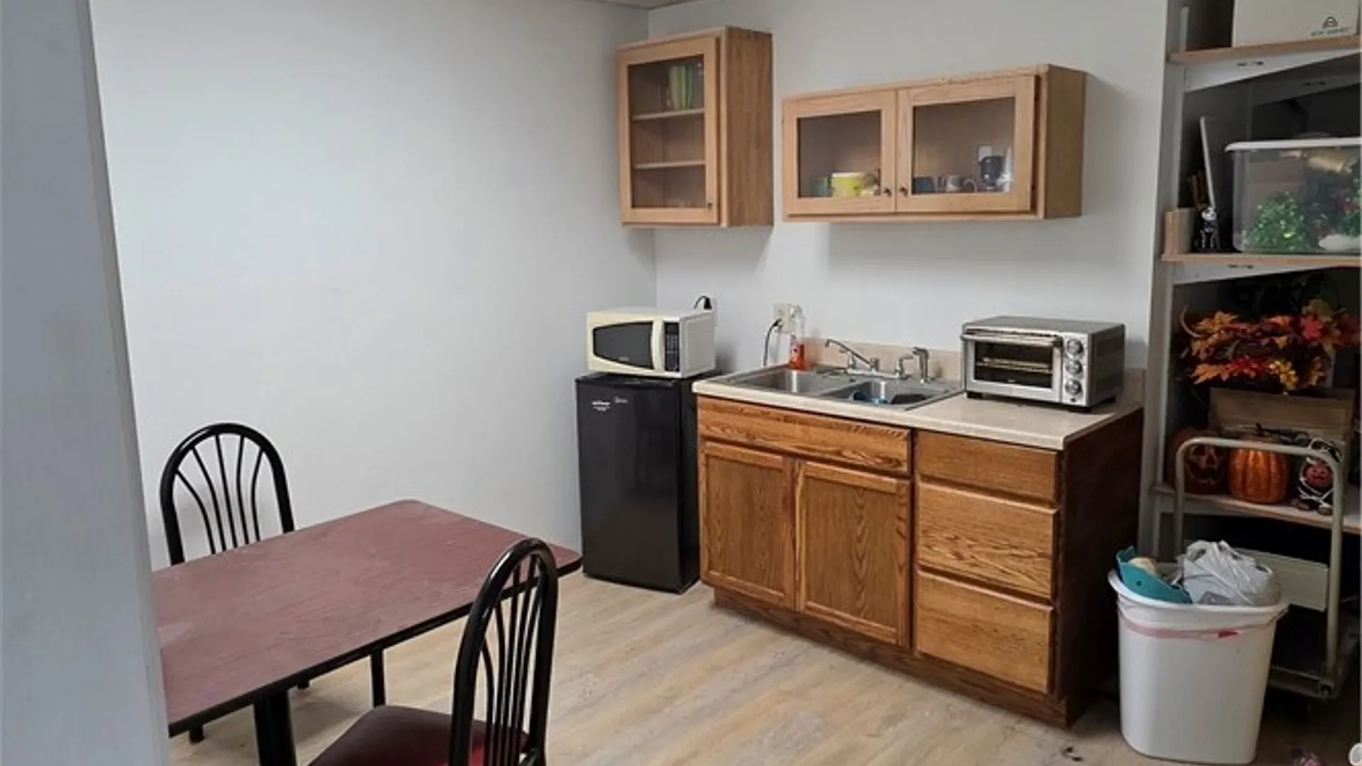 Property at 878 Ridge Rd Road, Irondequoit, NY 14621 21