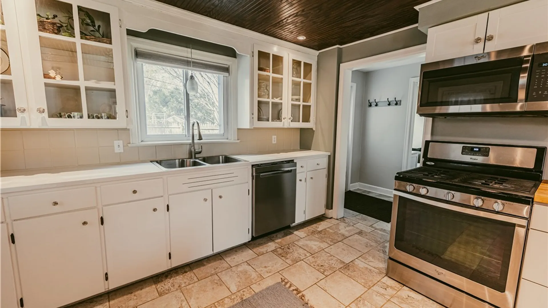 Property at 20 Lafayette Parkway, Brighton, NY 14625 10