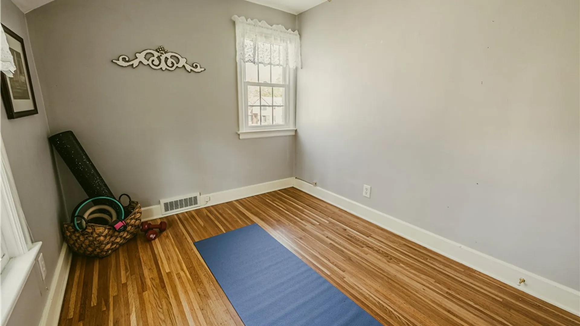 Property at 20 Lafayette Parkway, Brighton, NY 14625 20