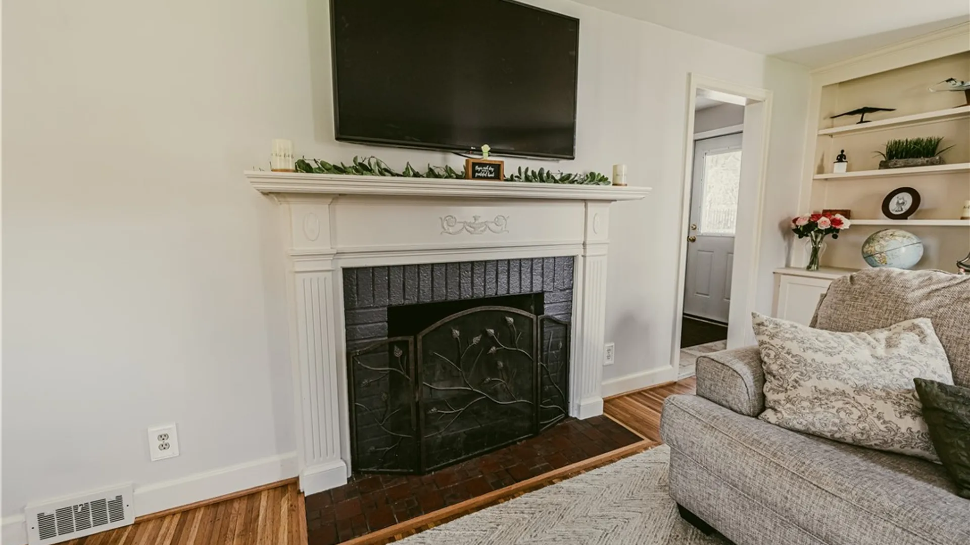 Property at 20 Lafayette Parkway, Brighton, NY 14625 6