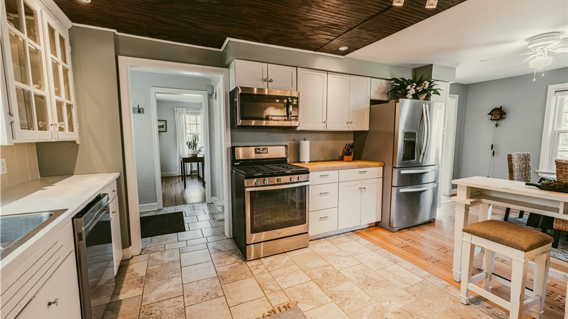 Property at 20 Lafayette Parkway, Brighton, NY 14625 9