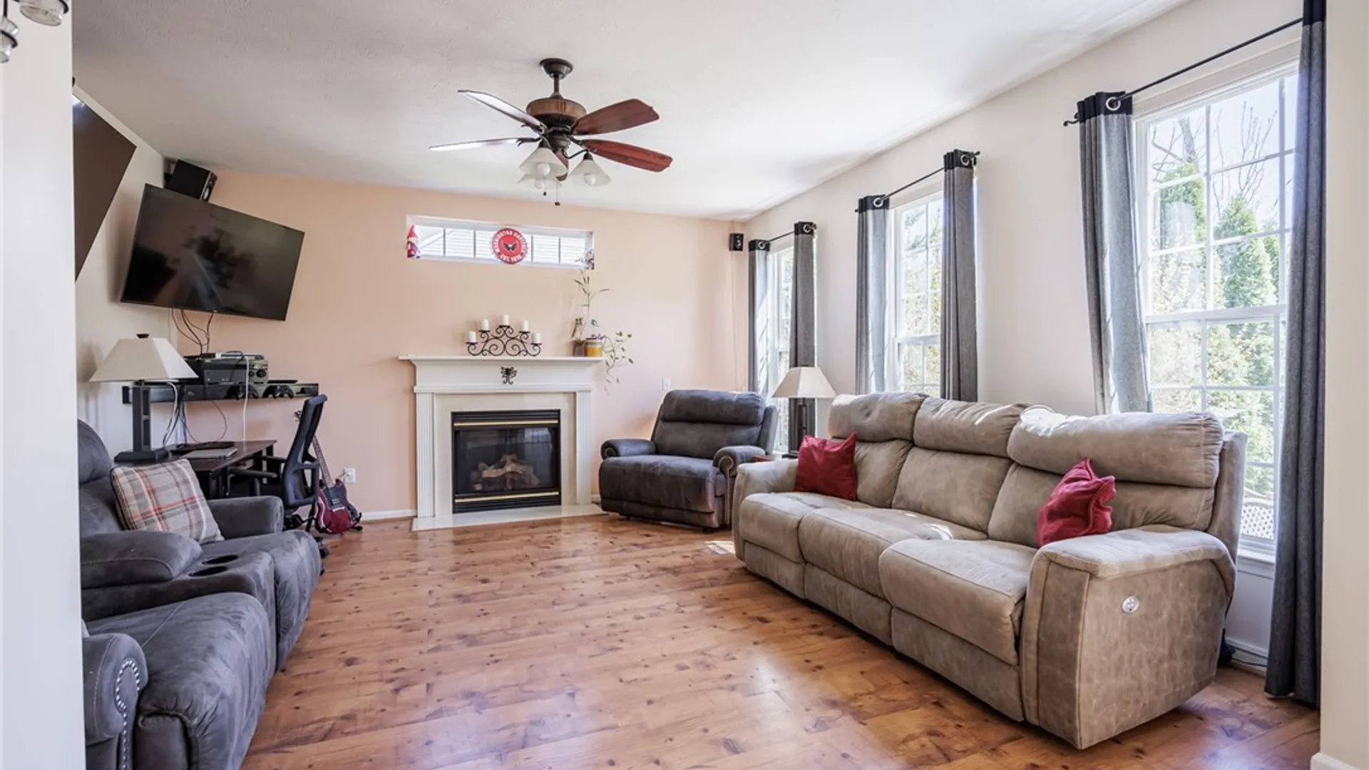 Property at 1303 Surrey Garden Way, Webster, NY 14580 10