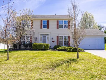 1303 Surrey Garden Way, Webster, NY 14580