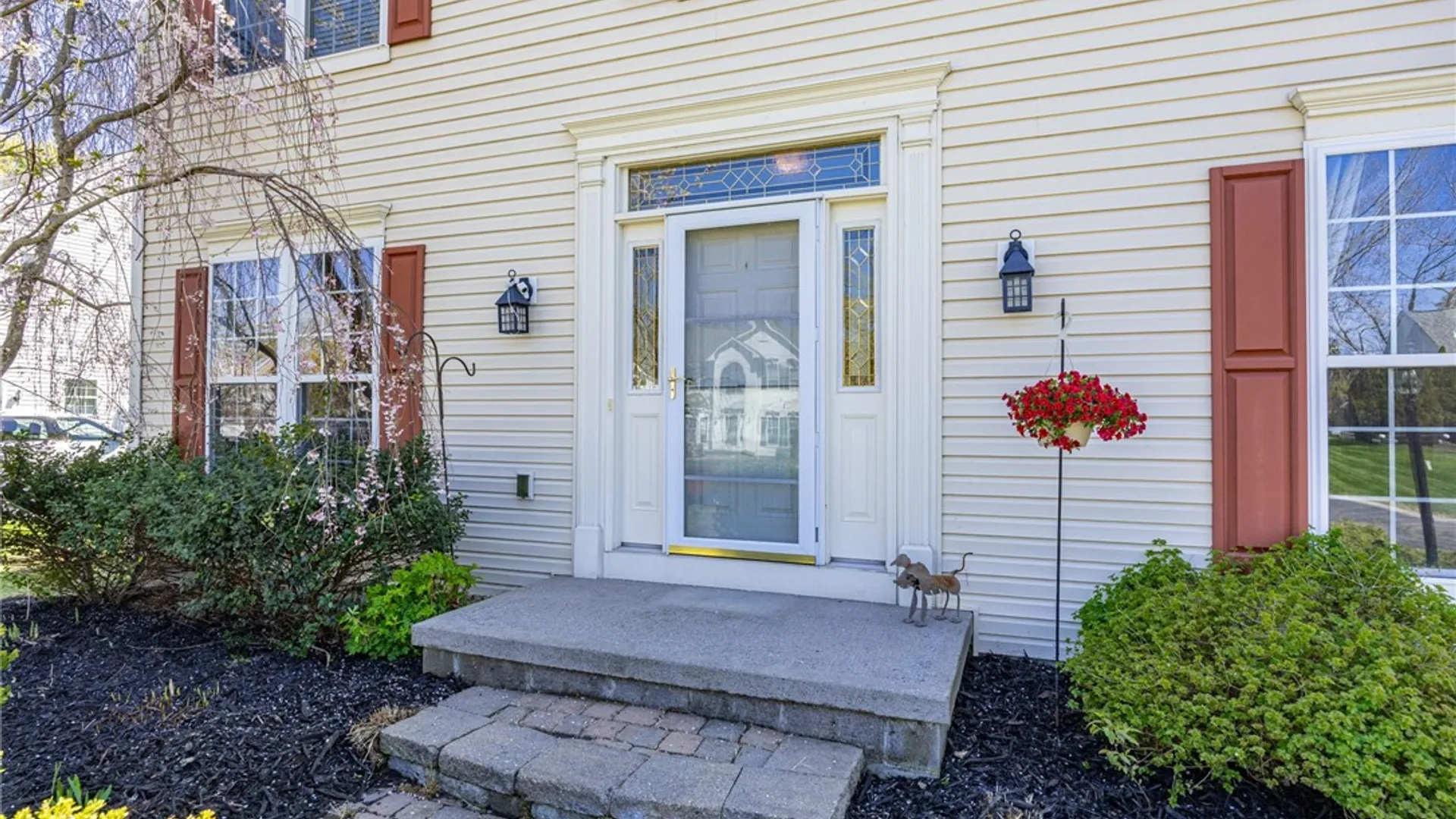 Property at 1303 Surrey Garden Way, Webster, NY 14580 4