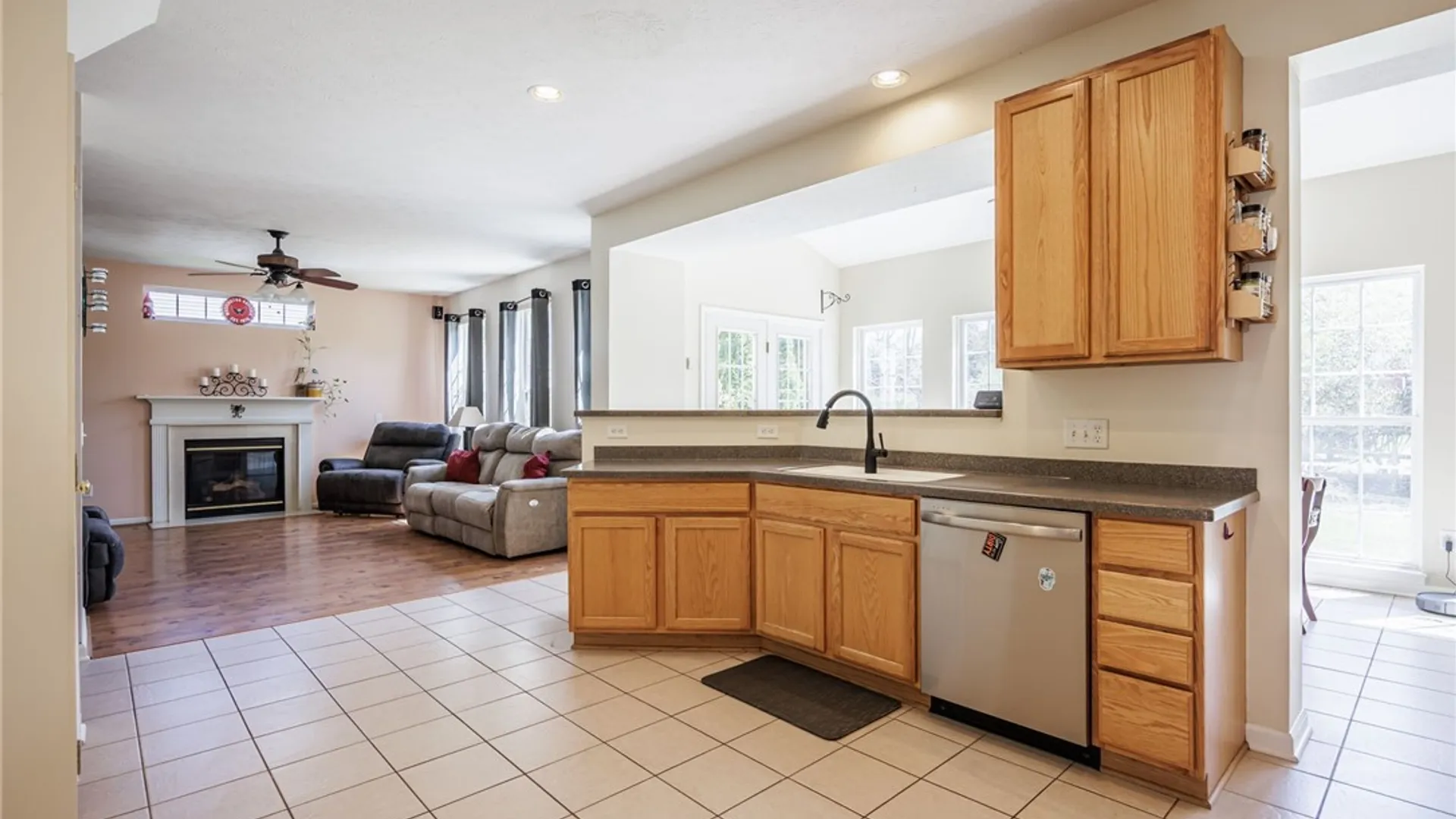 Property at 1303 Surrey Garden Way, Webster, NY 14580 7