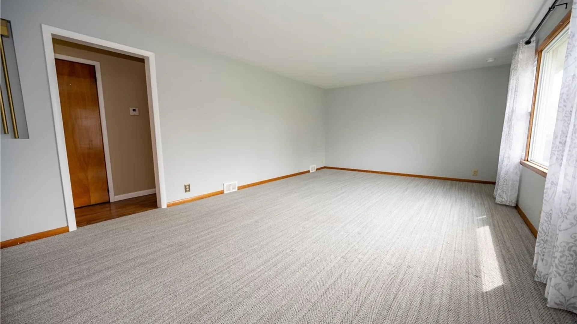 Property at 40 Woodmar Terrace, West Seneca, NY 14224 10