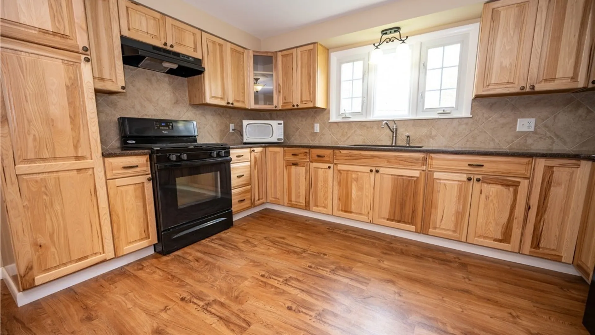 Property at 40 Woodmar Terrace, West Seneca, NY 14224 14
