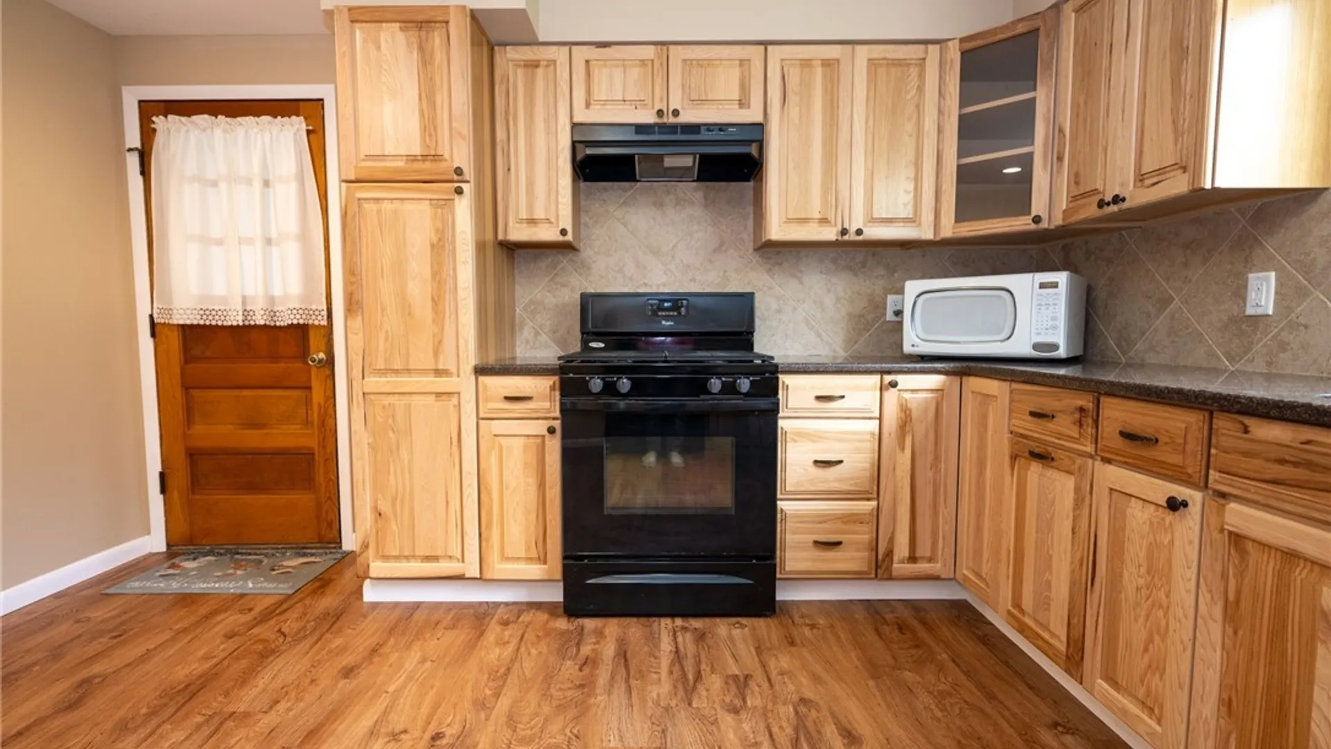 Property at 40 Woodmar Terrace, West Seneca, NY 14224 16