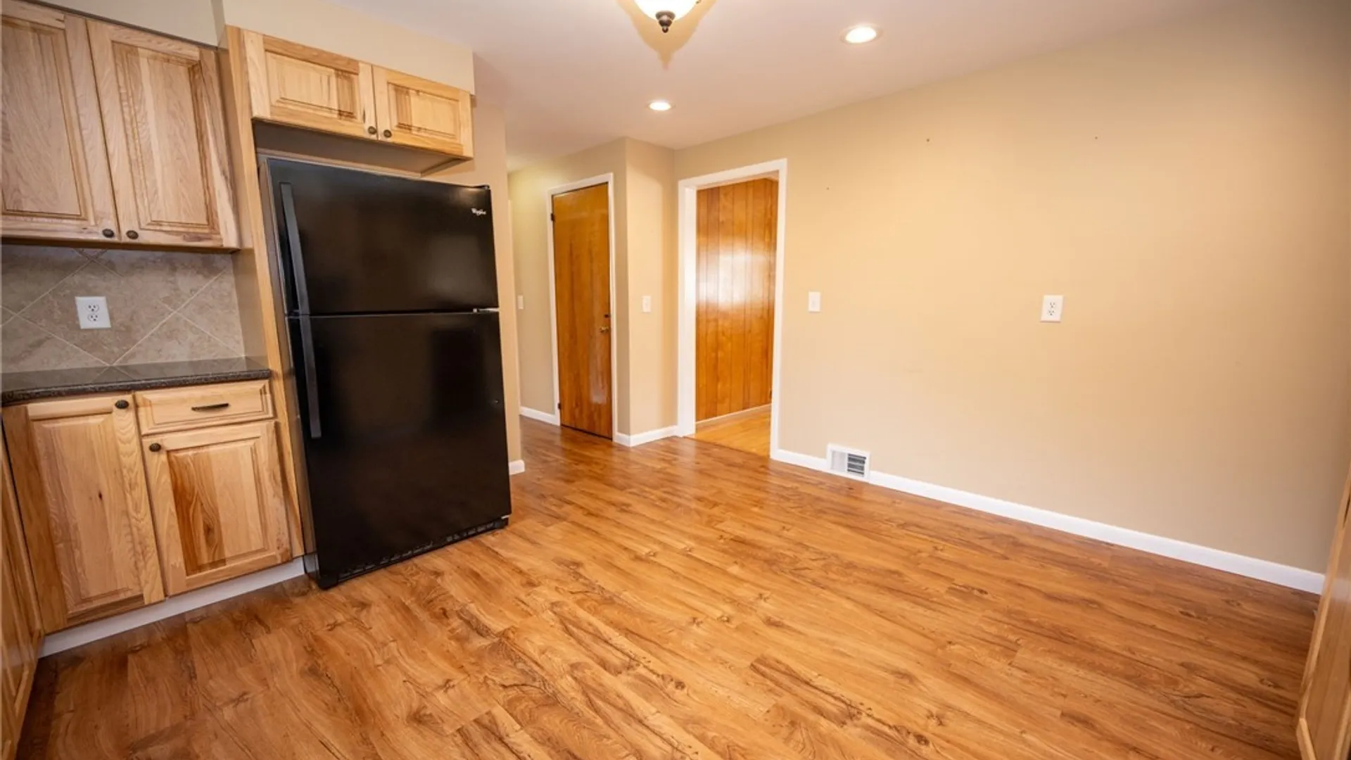 Property at 40 Woodmar Terrace, West Seneca, NY 14224 17