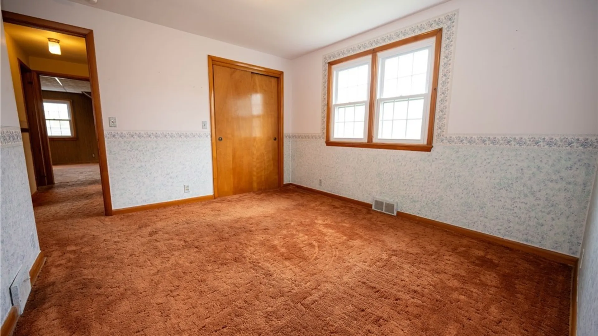 Property at 40 Woodmar Terrace, West Seneca, NY 14224 28
