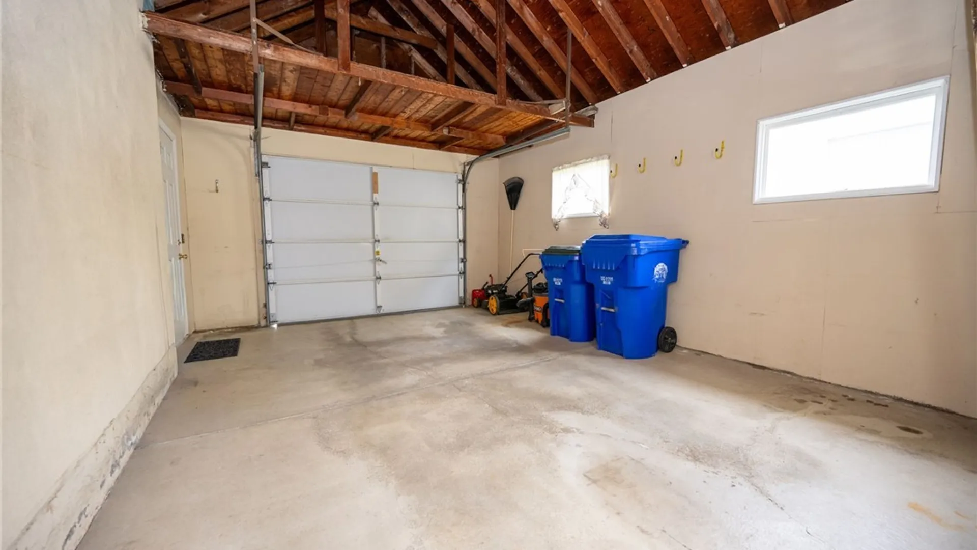 Property at 40 Woodmar Terrace, West Seneca, NY 14224 40