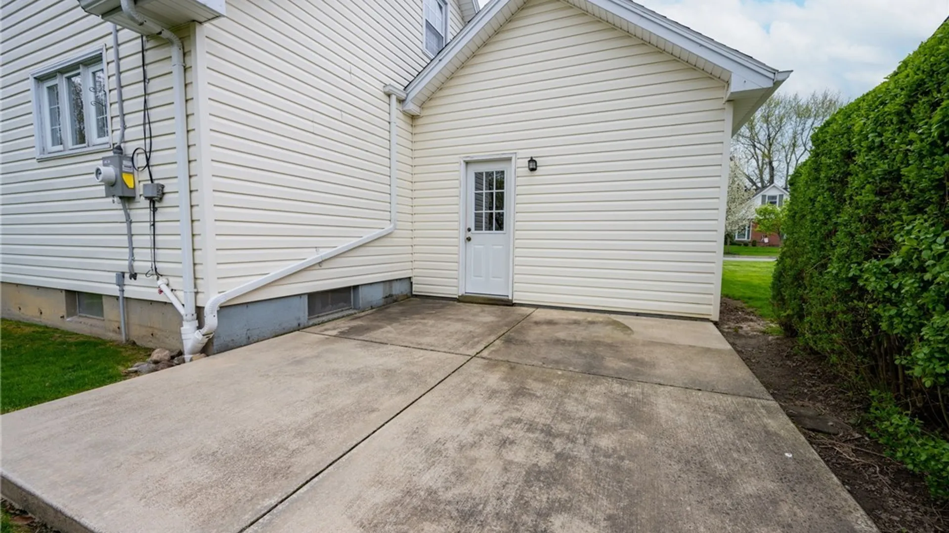 Property at 40 Woodmar Terrace, West Seneca, NY 14224 44