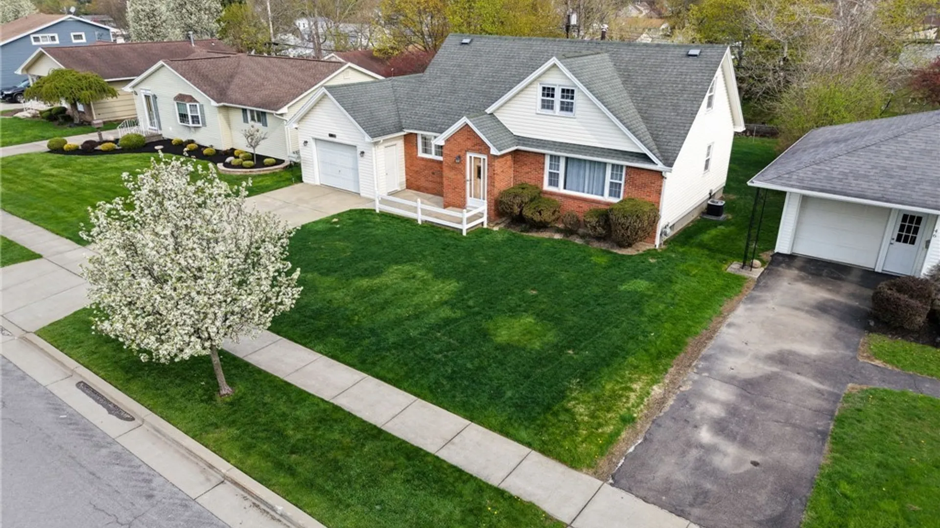 Property at 40 Woodmar Terrace, West Seneca, NY 14224 8