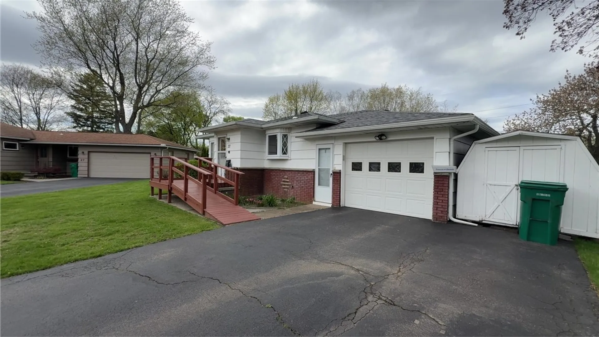 Property at 37 Ridge Port Circle, Irondequoit, NY 14617 2