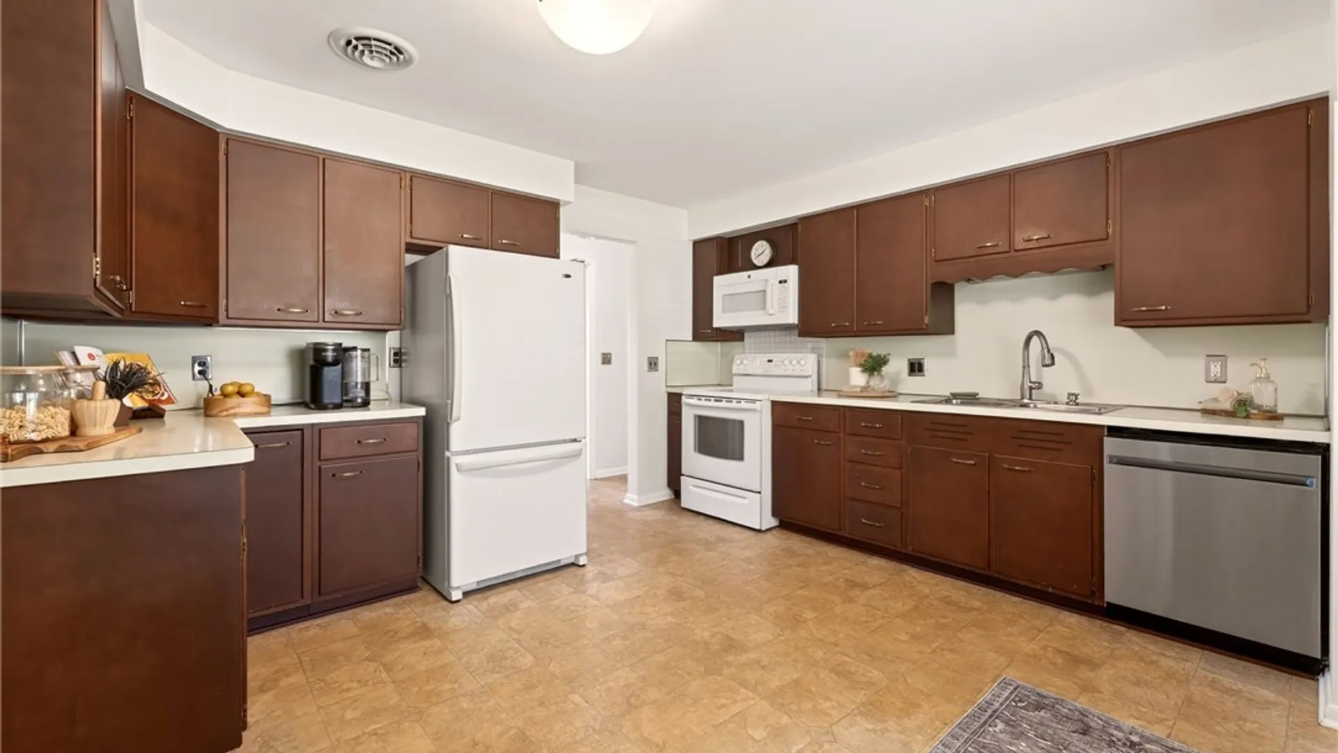 Property at 755 Corwin Rd, Brighton, NY 14610 21