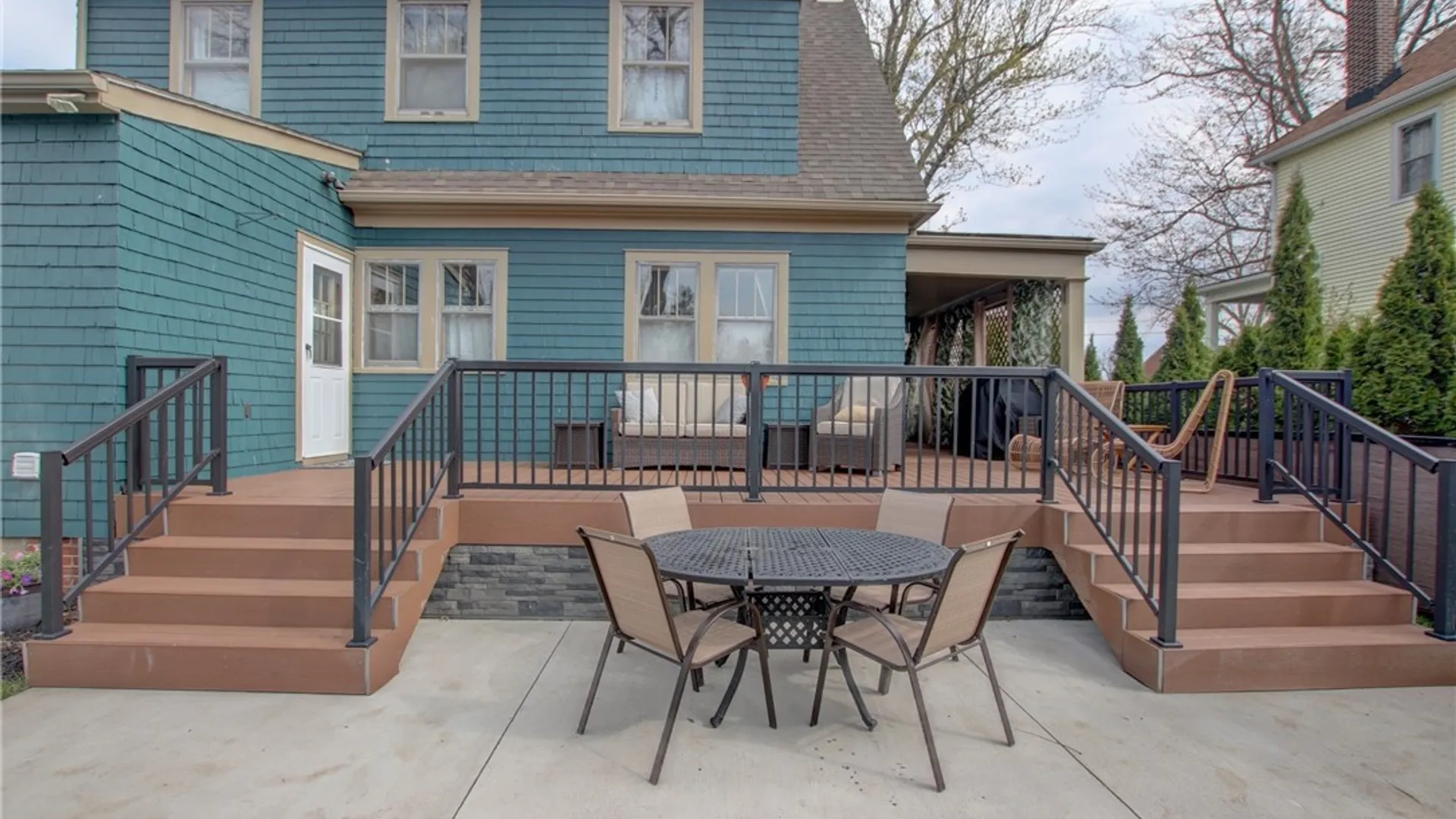 Property at 52 Helen Avenue, Hamburg, NY 14219 4