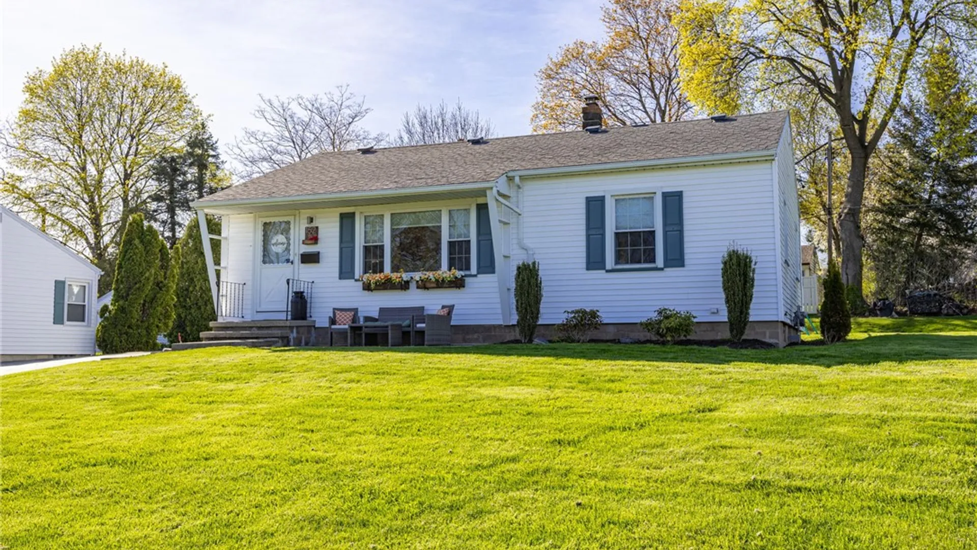 Property at 152 Ingomar Drive, Greece, NY 14612 5