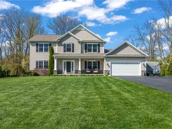 Property at 2 Calebs Trl, Parma, NY 14559