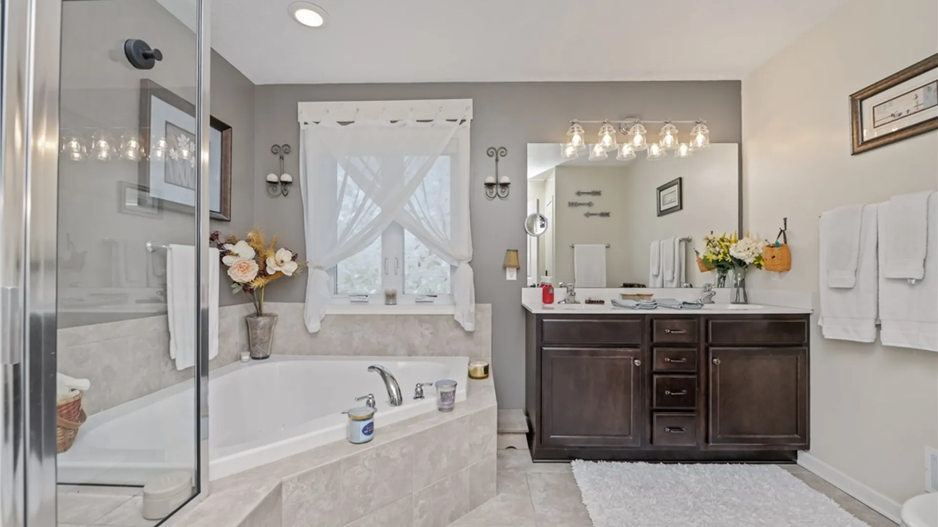 Property at 2 Calebs Trl, Parma, NY 14559 20