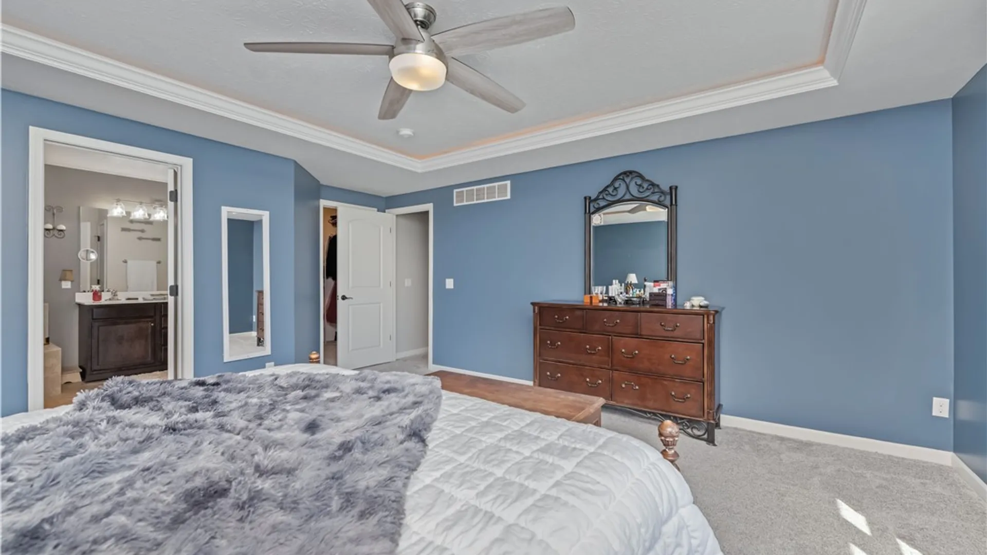 Property at 2 Calebs Trl, Parma, NY 14559 23