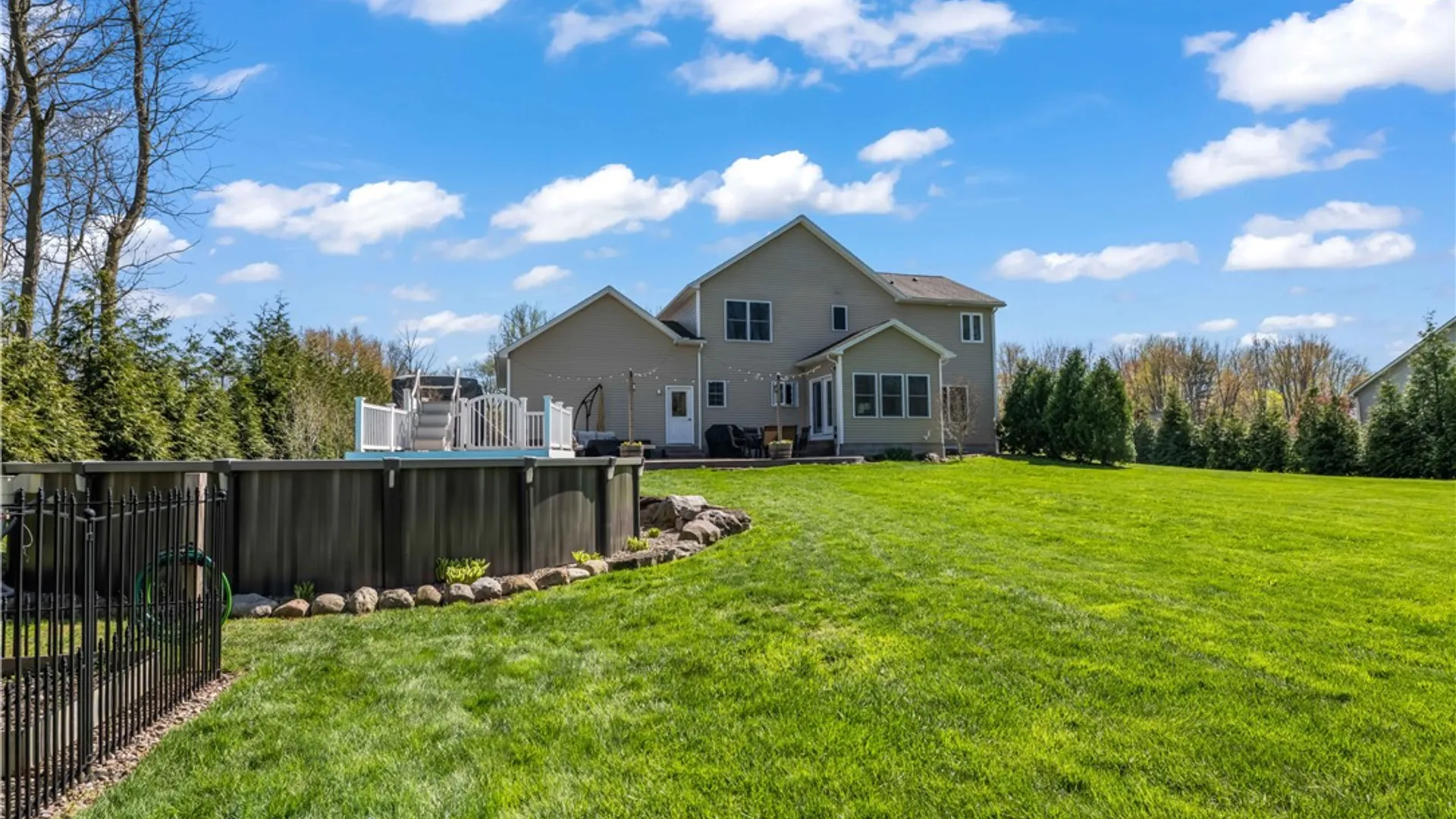 Property at 2 Calebs Trl, Parma, NY 14559 45