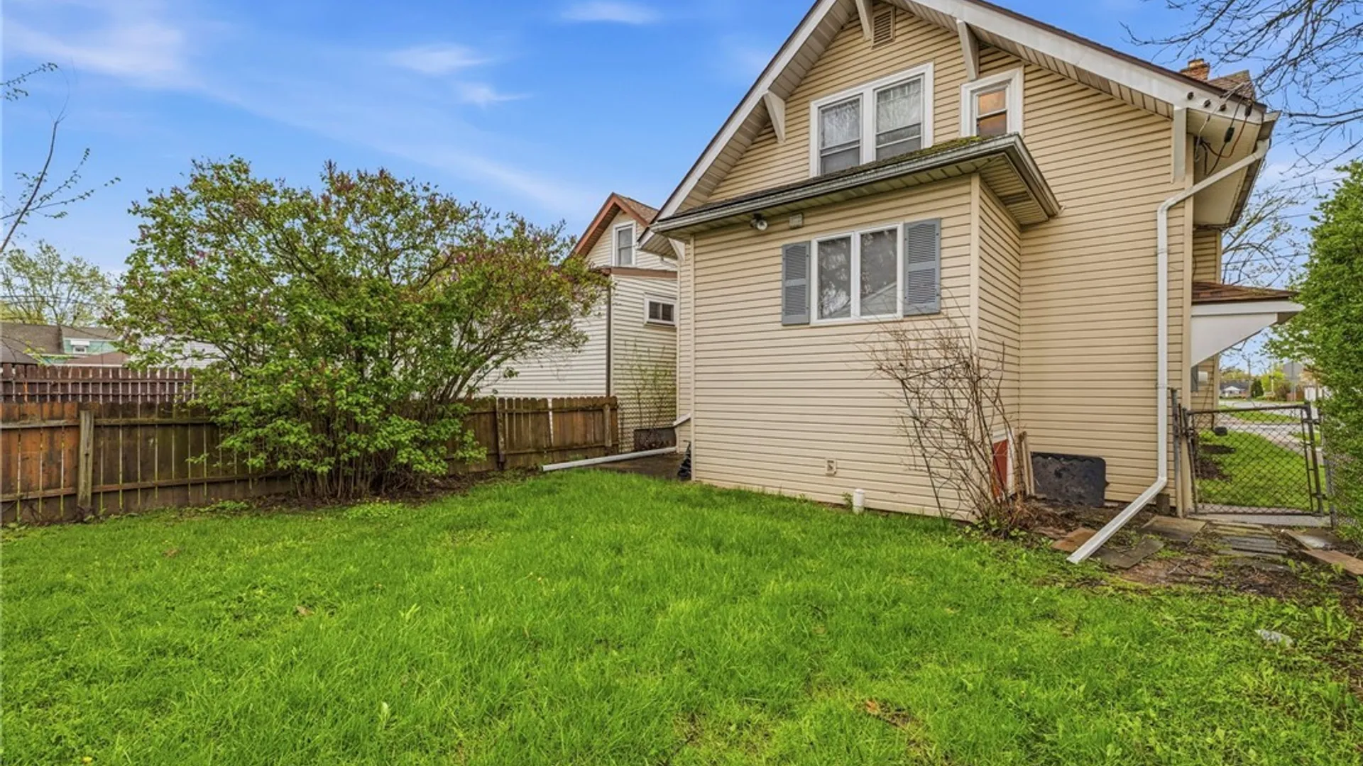 Property at 90 Clover Place, Cheektowaga, NY 14225 37