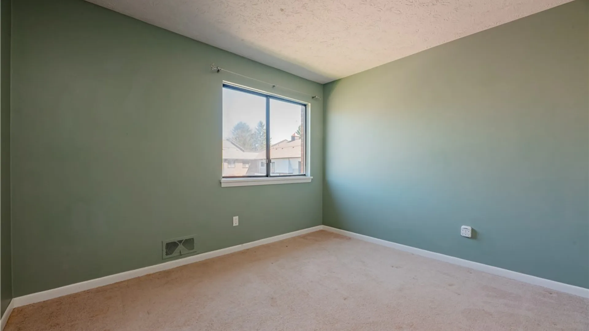 Property at 9 High Gate, Perinton, NY 14450 22