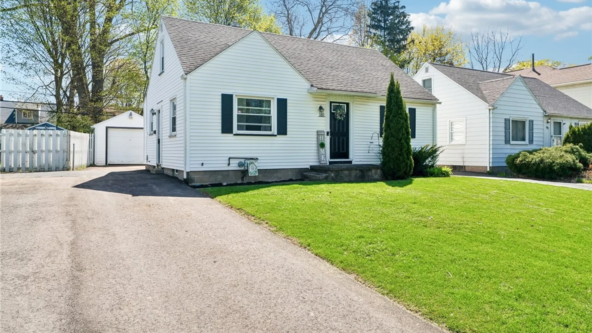 Property at 181 Leonard Rd, Greece, NY 14616 3